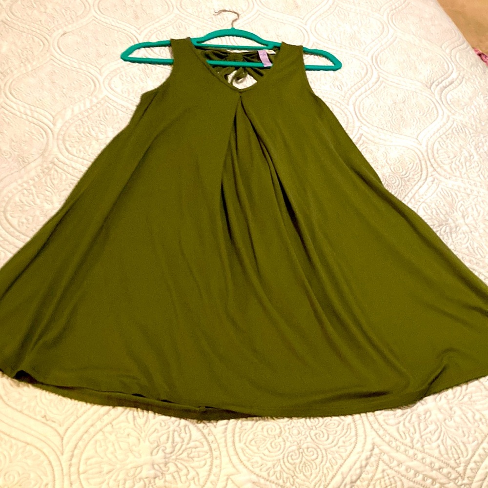 Short flow back tie maxi dress in olive green